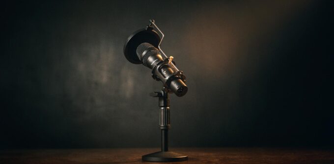 Czy głos podlega ochronie? Zdjęcia nagłówkowe.