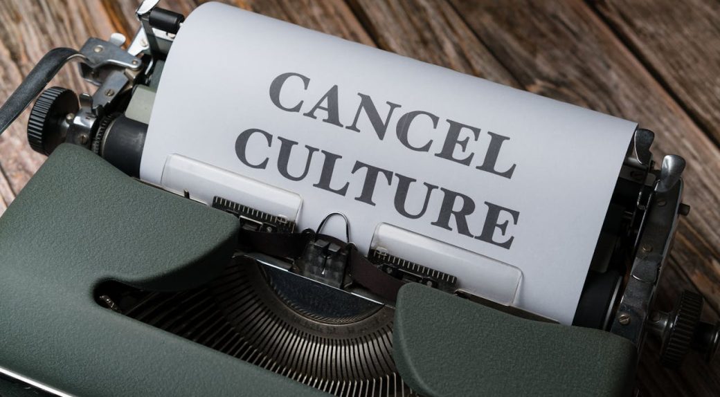 Rezygnacja z usługi - zdjęcie nagłówkowe