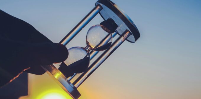 Zdjęcie obrazujące problem wiadomości o wygasającej subskrypcji w kontekście informacji handlowej / marketingu bezpośredniego